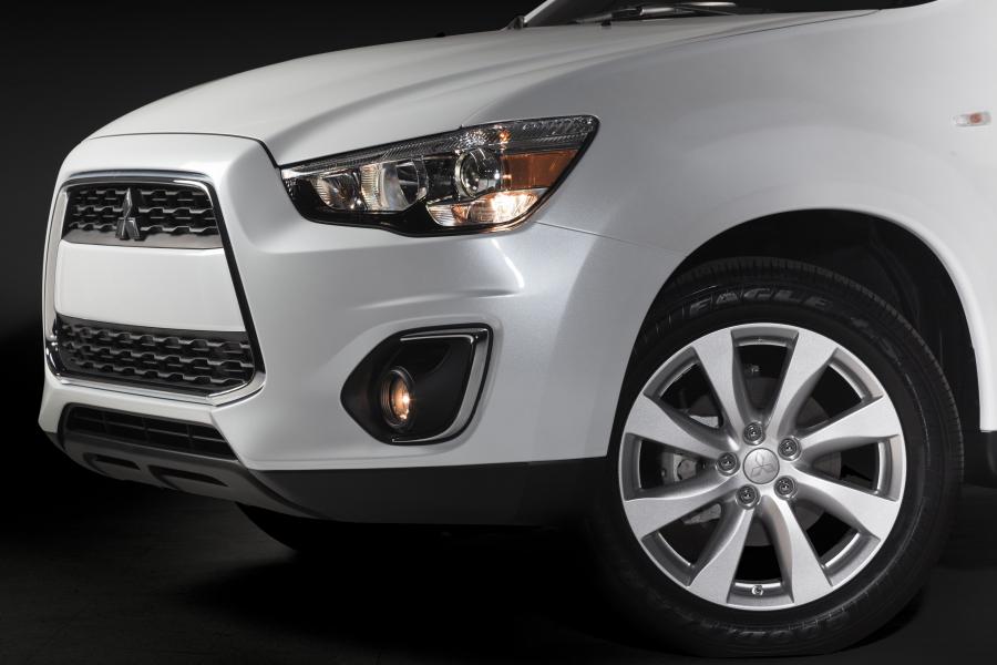  Mitsubishi Outlander Sport 2013 года  (фото 12 из 83)
